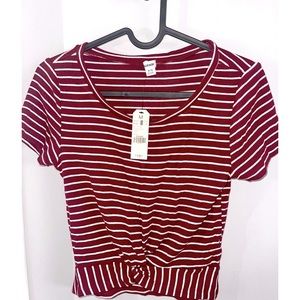 Burgundy crop top (garage clothing)💜